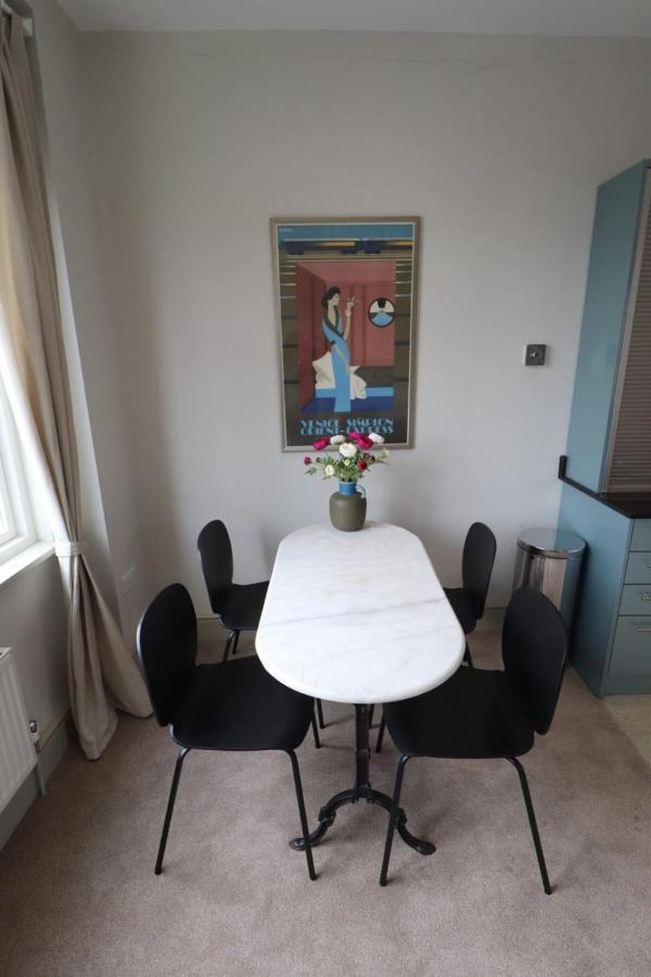 Stylish Light-Filled 1 Bedroom Flat In Hammersmith Londra Esterno foto