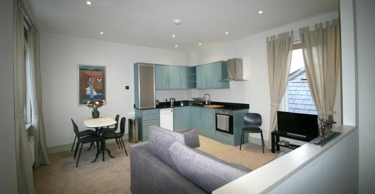 Stylish Light-Filled 1 Bedroom Flat In Hammersmith Londra Esterno foto